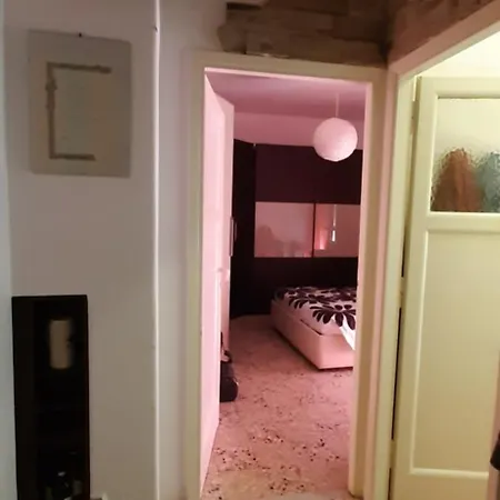 - Metro C Apartment